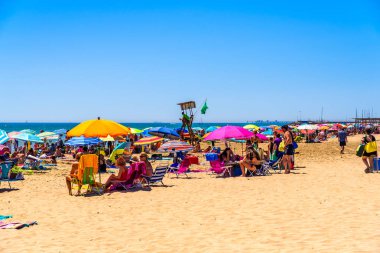 Valencia, İspanya - 23 Haziran 2019: Tatil yıkananları kim işgal