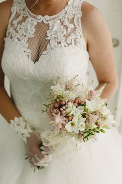 Bouquet de mariée naturel pour le mariage . — Photo