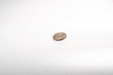 Beyaz zemin üzerine, Amerikan ec kavramı dönen dolar para