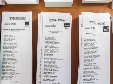 Valencia, İspanya - 26 Mayıs 2019: Oy pusulaları 