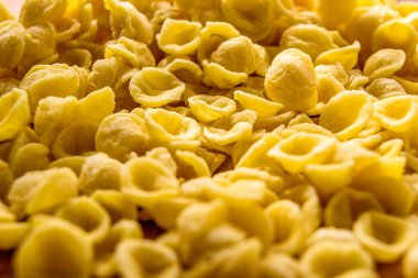 Orecchiette, Italyan buğday irmik makarna.