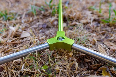 Tek bir kavşak üç Alüminyum çubuklar katılmak için metal parça