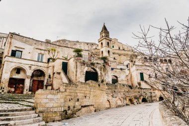 Onun St ile Matera kayalık eski kent uzun panoramik manzarası