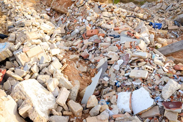 Валенсія, Іспанія-6 серпня 2019: сміття кинуті в нелегал — стокове фото