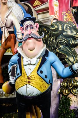 Valencia, İspanya - 19 Mart 2019: Ayrıntı güzel ve geleneksel San Jose gecede yakılmak üzere Fallas, renkli anıtlar üretilen.