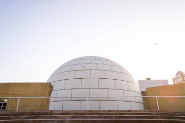 Madrid, İspanya- 25 Ağustos 2019: Madri planetaryumunun kubbesi