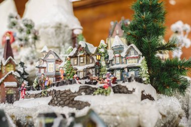 İskandinav tarzı nda Rakamlar ve Noel süslemeleri, minyatür hou