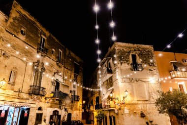 Bari, İtalya - 12 Mart 2019: Largo Albicocca Piazza degli Innam