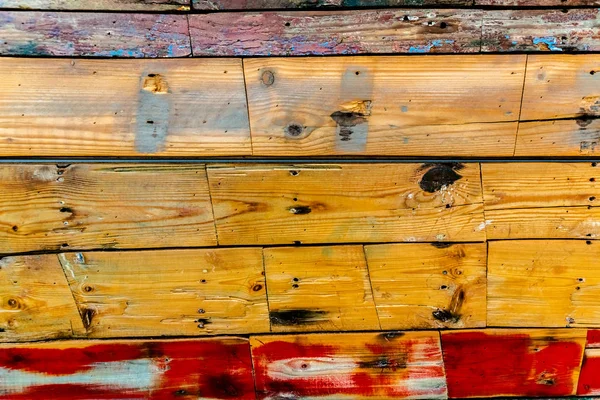 Çeşitli renklerde boyalı ahşap tahtalar yaşlı, doğal doku ba — Stok fotoğraf