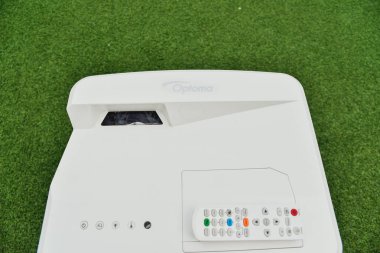 Valencia, İspanya - 12 Ekim 2019: Optoma dijital projektörü.