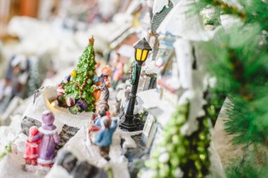 Bir İskandinav Noel doğum sahnesinin heykelcikleri