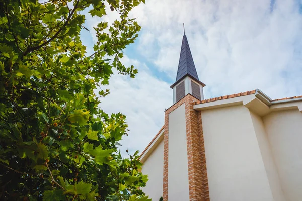 Façade Bâtiment Une Église Protestante Américaine Traditionnelle Avec Tour Horloge — Photo