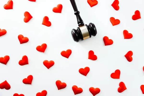 Gavel Surrounded Red Hearts Isolated White Love Justice Judge Law — Stock Photo, Image