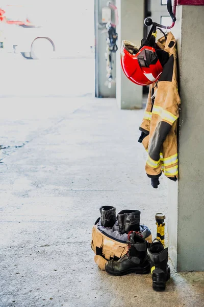 Boots Fireman Jacket Garage Floor Fire Station — Stock Photo, Image
