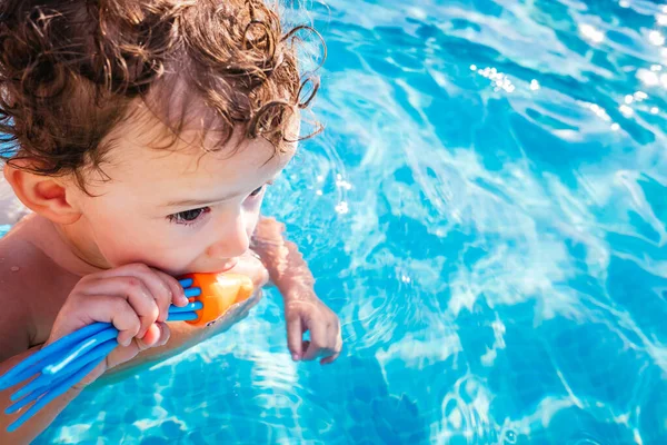 Baby Girl Playing Pool Plastic Toy Summer Sun Copy Space — Stock Photo, Image