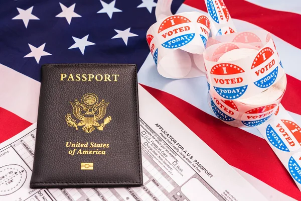 Wniosek Uzyskanie Paszportu Stanów Zjednoczonych Fladze Amerykańskiej Możliwość Głosowania Wyborach — Zdjęcie stockowe