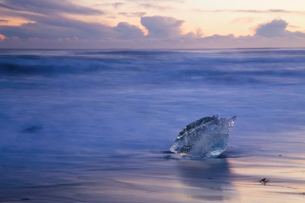 Icebergs Praia Perto Jokulsarlon Glacial Lagoon Islândia — Fotografia de Stock