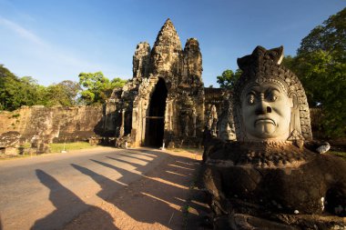 Angkor Thom güney kapısında, tapınaklar Angkor, Kamboçya