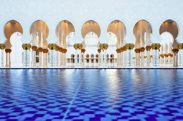 Мечеть Шейха Зайеда Абу Даби — стоковое фото