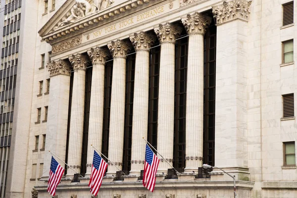 New York City - 28 Ağustos: New York Borsası'nda 28 Ağustos 2014 New York, NY. Piyasa değeri tarafından dünyanın en büyük alışverişidir.