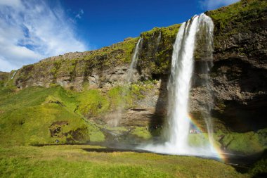 İzlanda'daki Seljalandfoss şelale