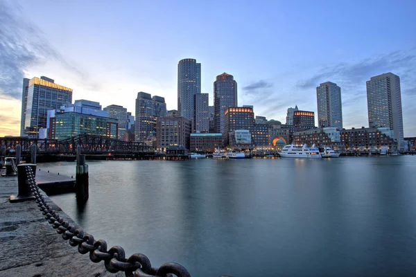 Boston Skyline Com Distrito Financeiro Porto Boston Sunset — Fotografia de Stock