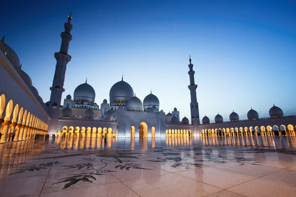 Scheich Zayed Große Moschee Abu Dhabi Der Abenddämmerung — Stockfoto