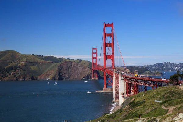 Goldene Torbrücke an einem sonnigen Tag, San Francisco — Stockfoto