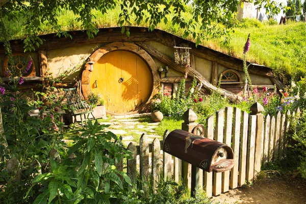 Hobbit House in the Shire, Hobbiton Movie Set, New Zealand — Stock Photo, Image