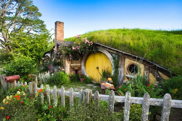 Hobbit House in the Shire, Hobbiton Movie Set, Nueva Zelanda — Foto de Stock