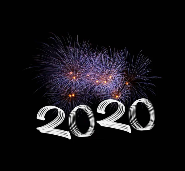 Nyttårsaften 2020 med fyrverkeri – stockfoto