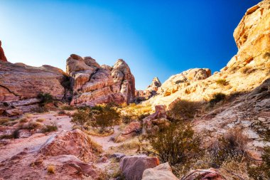 Las Vegas, Nevada, ABD yakınlarındaki Fire State Park Vadisi 'ndeki White Domes Trail çevresindeki manzara. 