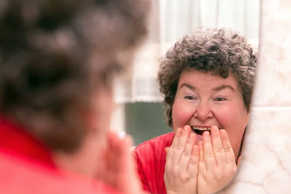 Mentally Disabled Woman Glad Her Reflection — Stock Photo, Image