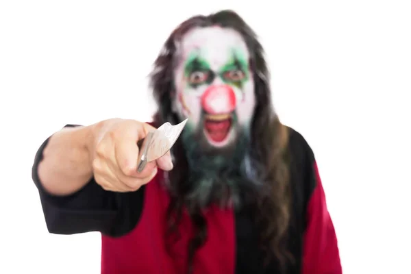 Clown Sanglant Maléfique Tenant Couteau Isolé Sur Blanc Concept Menace — Photo