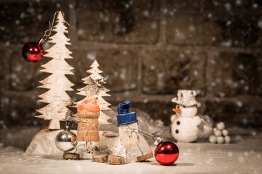 Noel ağacı süslemesi, şarap mantarı figürleri