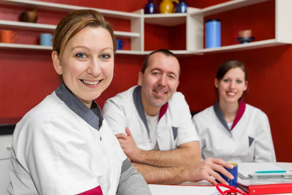 Nursing Staff Makes Coffee Break Talks Work Pointing Viewer — Stock Photo, Image