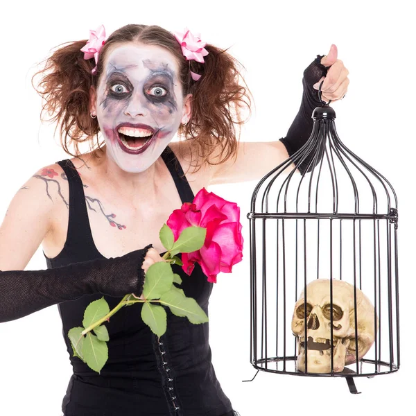 Fille Folle Avec Rose Crâne Dans Une Cage Oiseaux — Photo