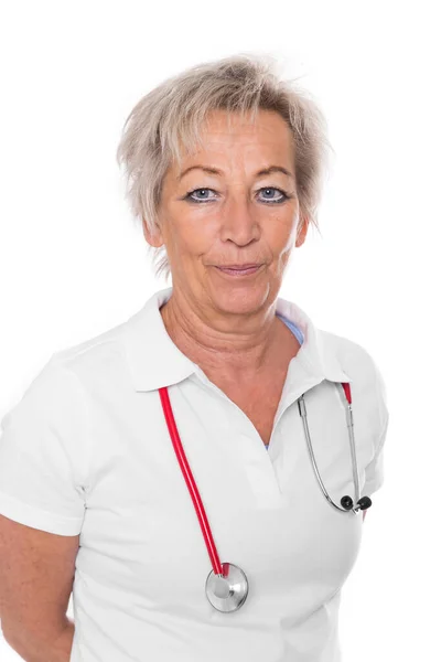 Médico Fêmea Amadurecido Com Estetoscópio Isolado Frente Branco — Fotografia de Stock