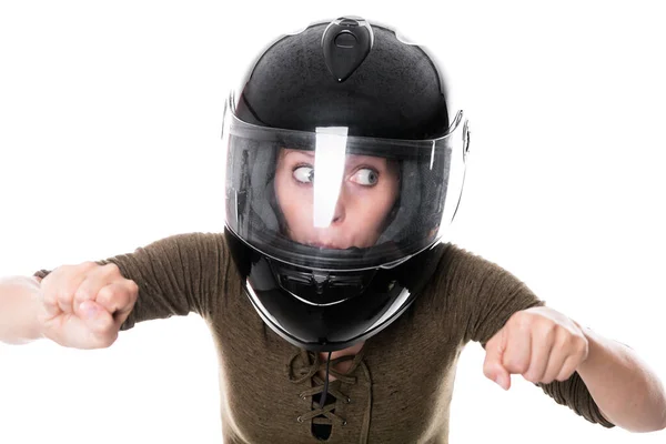 Wanita Dengan Helm Sepeda Motor Melakukan Seperti Dia Mengemudi — Stok Foto