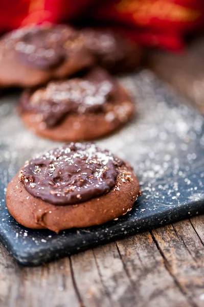 Čerstvé Pečené Čokoládové Cookies Vánocům — Stock fotografie