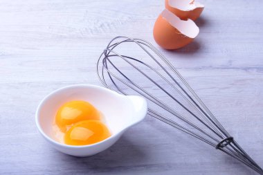 Kasede yumurta sarısı. Ev yapımı tiramisu pasta için madde yakın çekim.