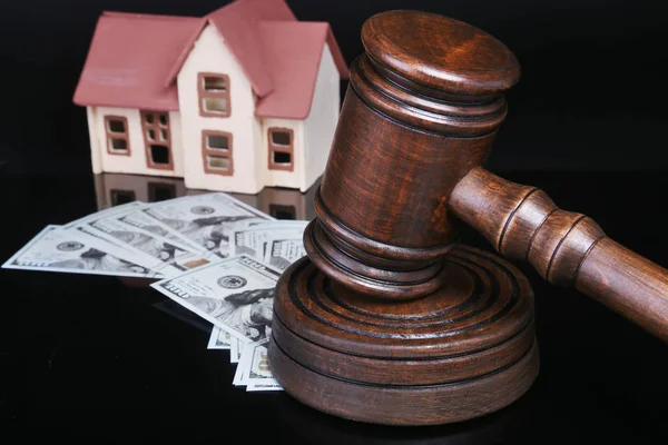 House Auction, Gavel and Property. concept for home ownership, buying, selling or foreclosure. — Stock Photo, Image