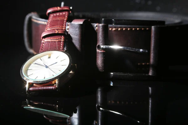 Mens accessories with brown leather wallet, belt and watch. — Stock Photo, Image