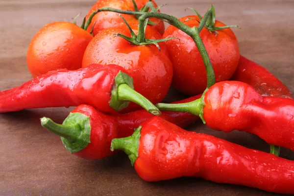Composición con chile, pepino y tomate de cerca — Foto de Stock