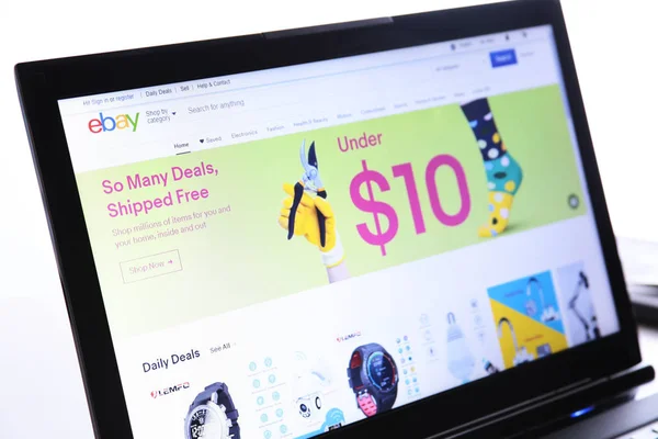 New York, Amerika Birleşik Devletleri - 25 Mart 2019: Açıklayıcı içerik, Web sitesi ebay.com. eBay logosu görüntü ekranda görünür.