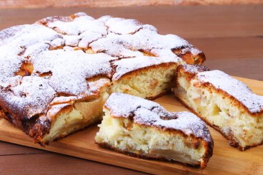 Klasik Amerikan ev yapımı elmalı turta. Lezzetli Organik Elma Pasta parçası. Yemeye Hazır Tatlı.