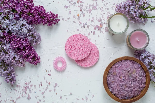 Eflatun çiçekler en iyi manzaralı pembe sünger yıkama ve saç bandı