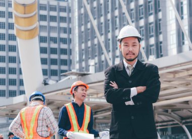 Samrt birlikte çalışmaya açık, mutlu ekip çalışması kavramı mühendislik.