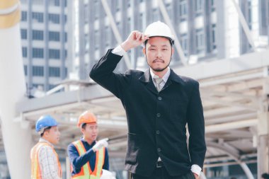 Samrt birlikte çalışmaya açık, mutlu ekip çalışması kavramı mühendislik.