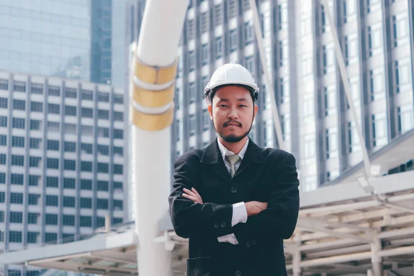 Samrt birlikte çalışmaya açık, mutlu ekip çalışması kavramı mühendislik.